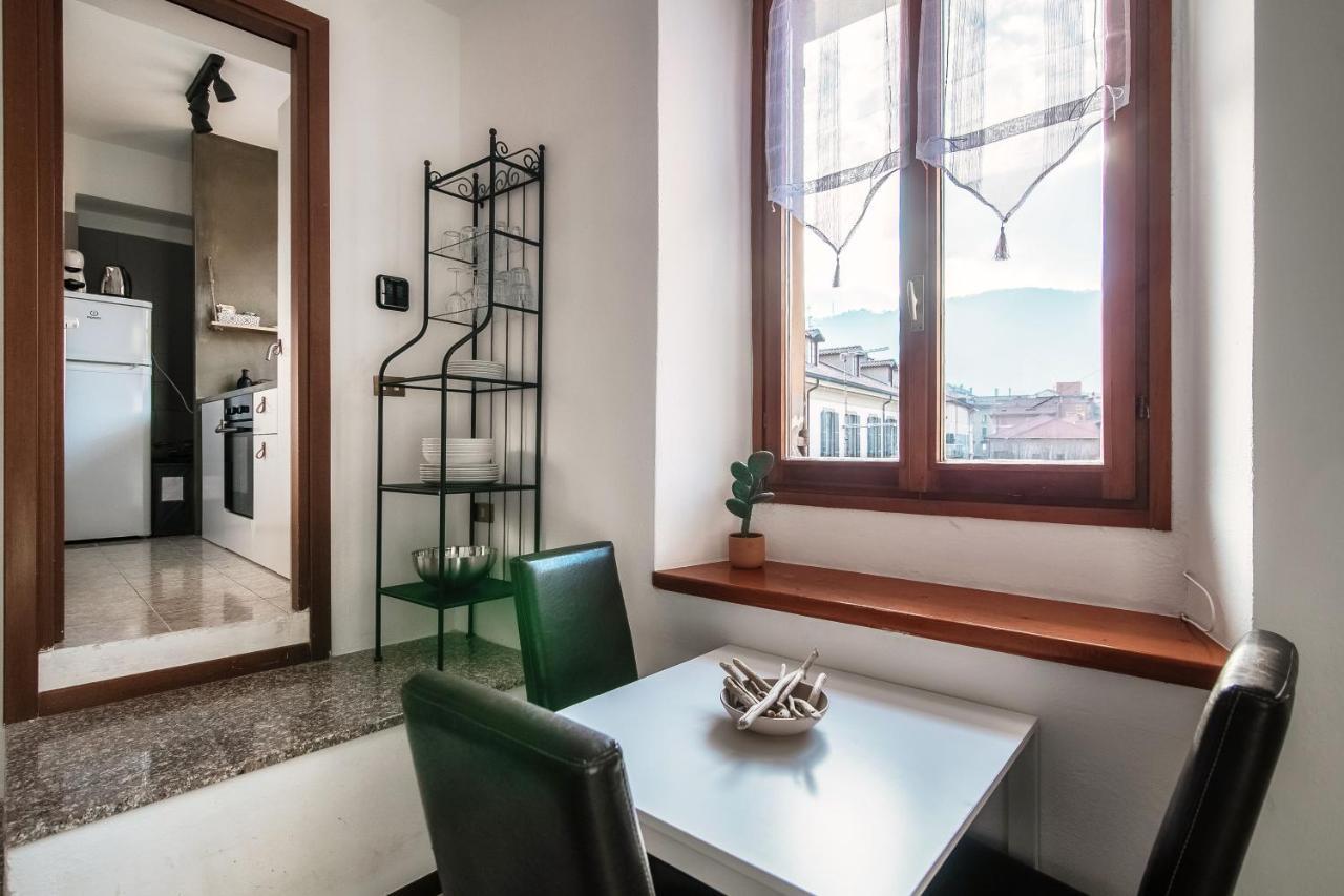 Apartment Piazza Roma By Quokka 360 - Historic Flat In The Centre Of Côme Esterno foto