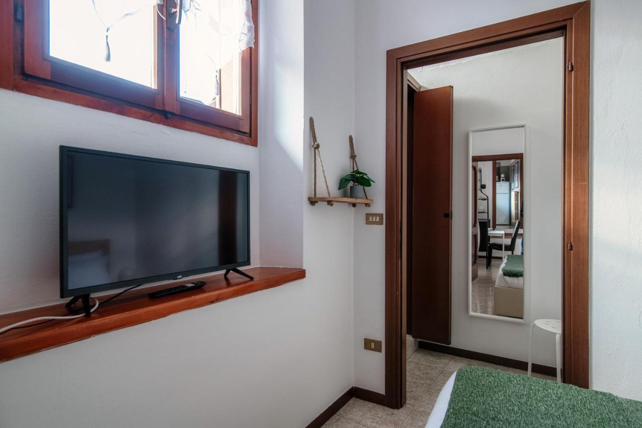 Apartment Piazza Roma By Quokka 360 - Historic Flat In The Centre Of Côme Esterno foto